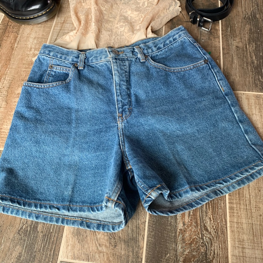 ✨ Vintage Calvin Klein Mom Jean High Waist Shorts - Picture 6 of 10